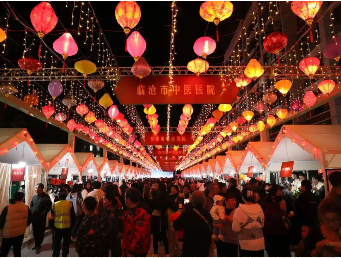 岐黃薈萃，百花齊放，臨滄中醫(yī)夜市圓滿收官